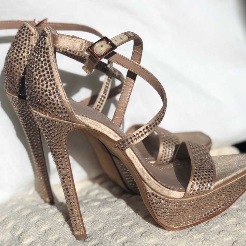 Vince Camuto Heels - Picture 4 of 4